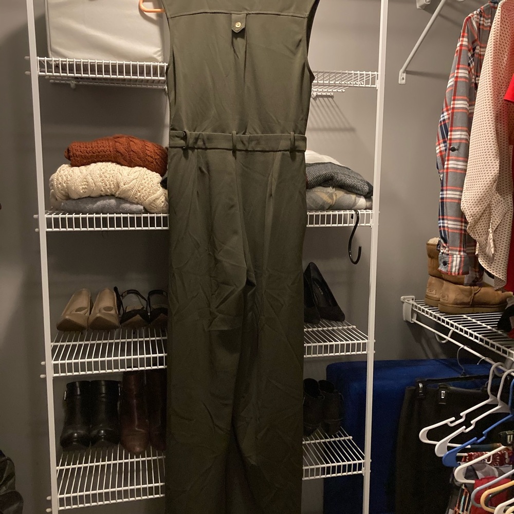 Pants suit